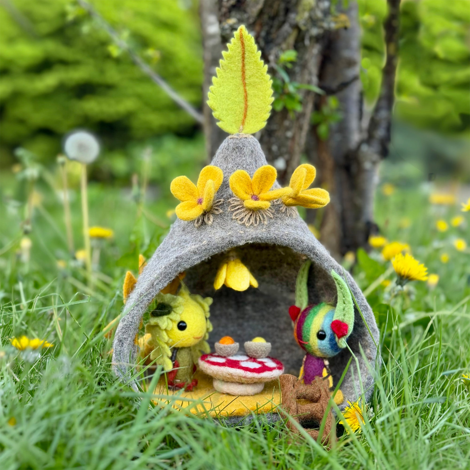 Pebble Home with Flowers - Little Greenies