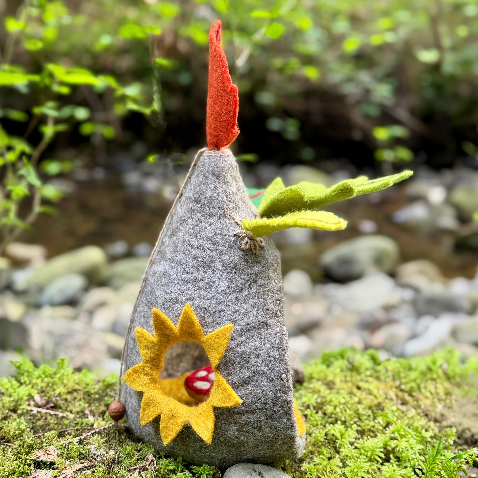 Pebble Home with Leaves - Little Greenies