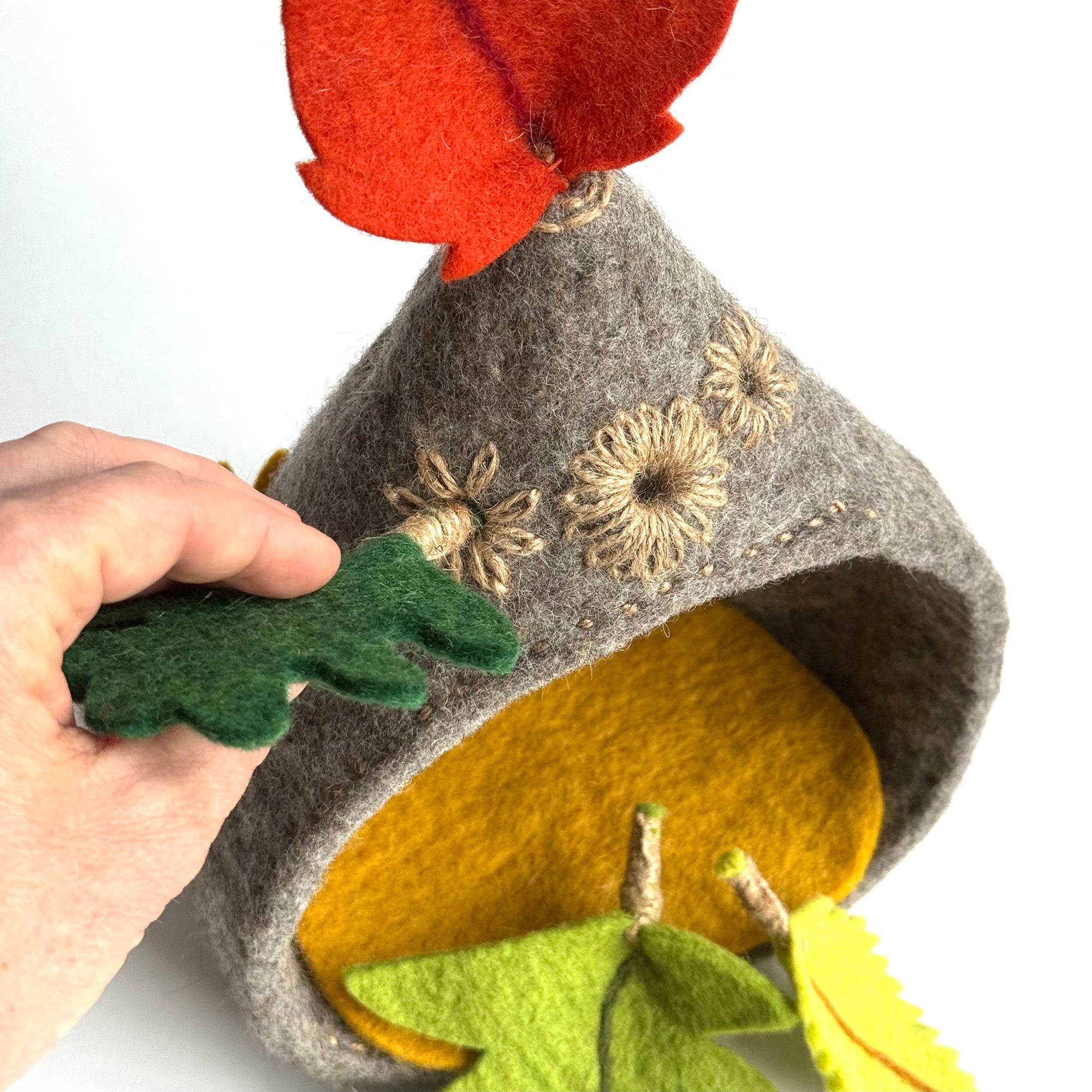 Pebble Home with Leaves - Little Greenies