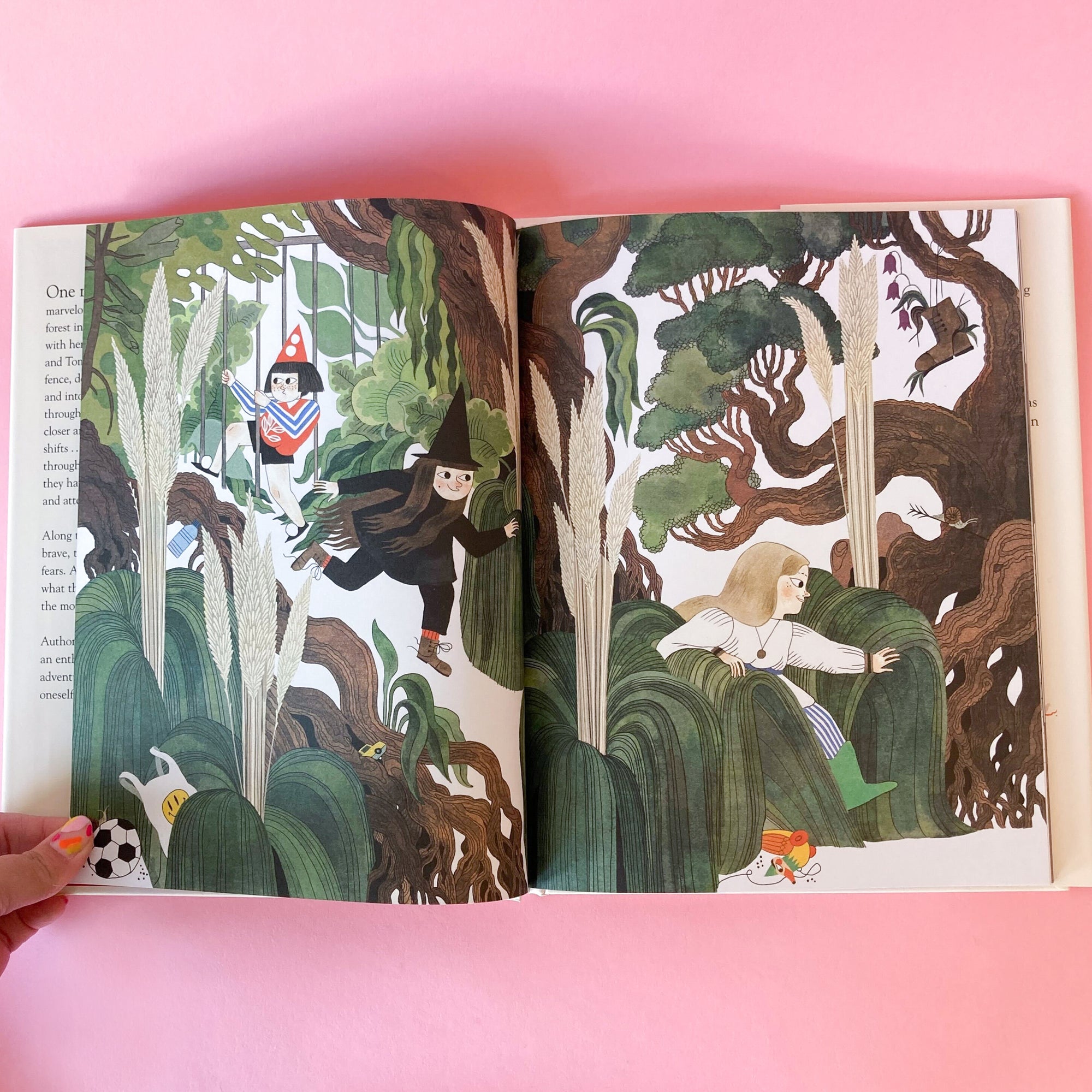 The Queen in the Cave by Júlia Sardà