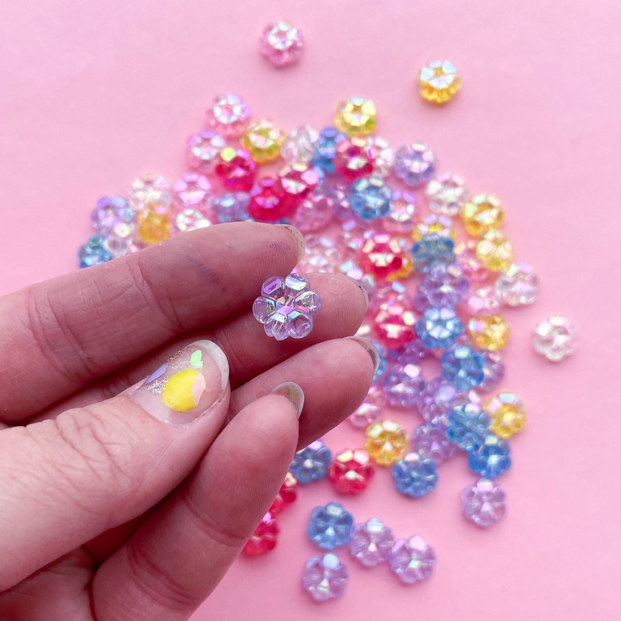 Sparkle Flowers Mix Beads in different colours of pink, red, blue, yellow and clear