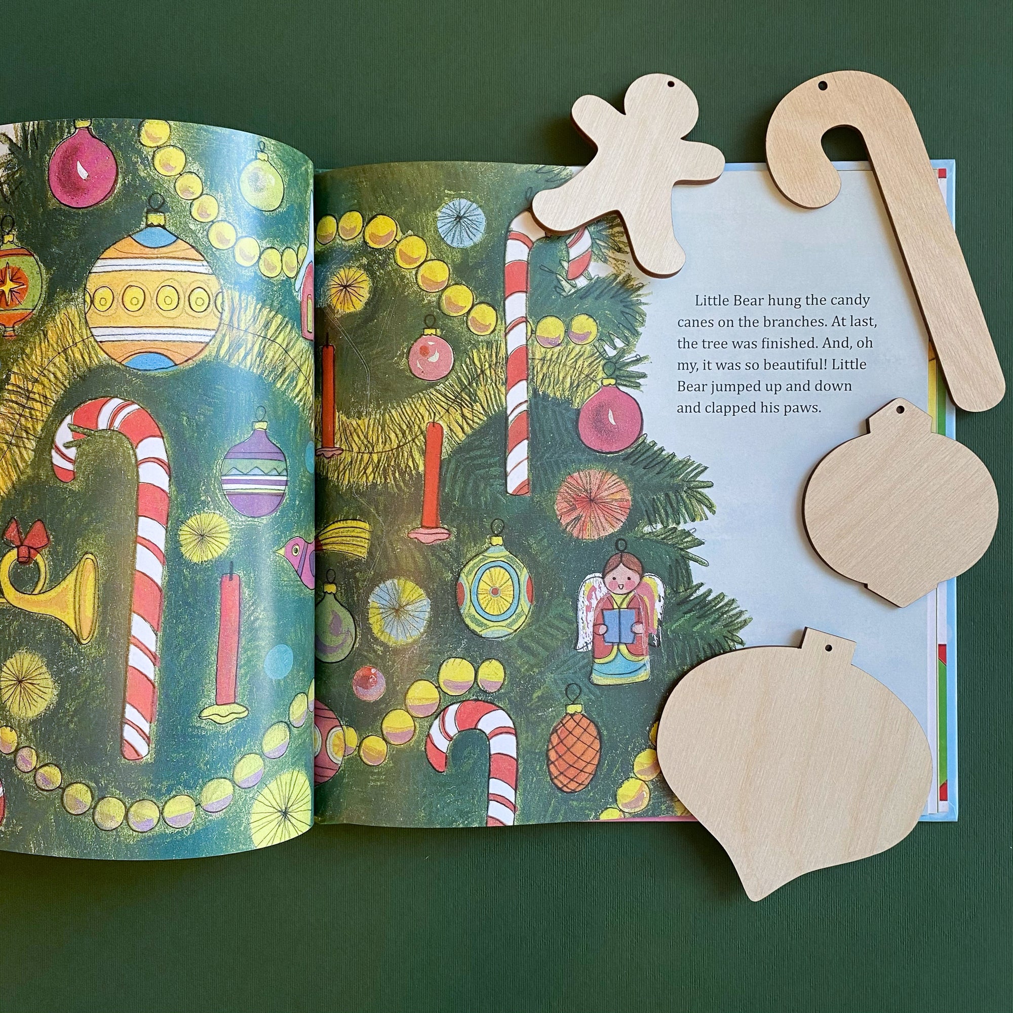 The Sweet Smell of Christmas by Patricia Scarry with 4 wooden paintable ornaments