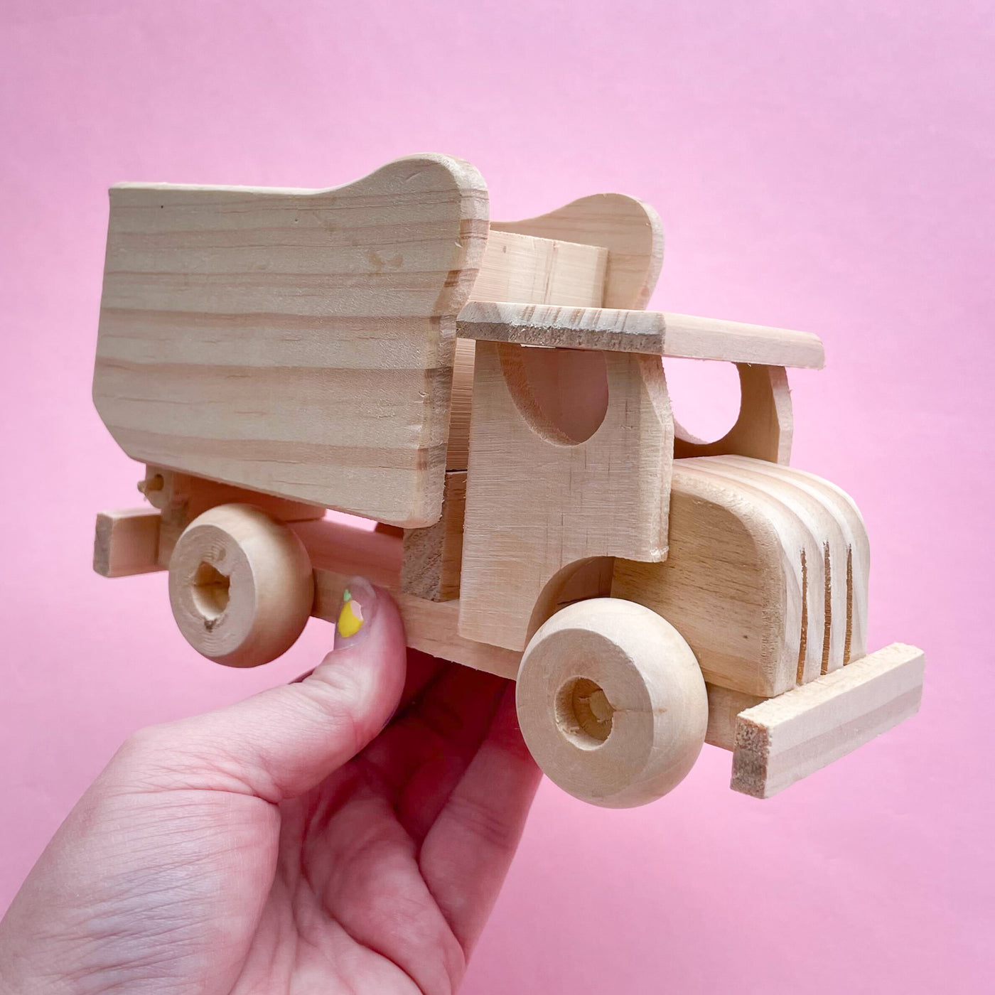 Wooden Paintable Dump Truck with moving Wheels